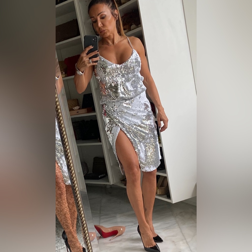 Woman’s lovers and friends sequins bodysuit.I HAVE MATCHING SKIRT FOR SALE